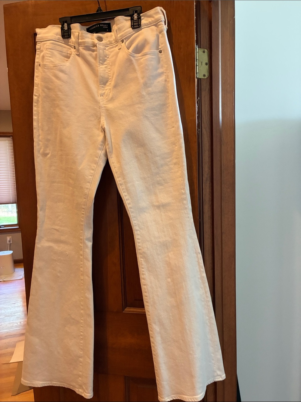 Veronica Beard Beverly Flare White denim size 31